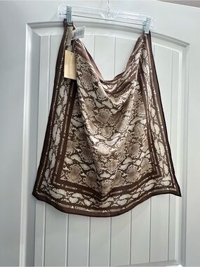 MICHAEL Michael Kors Khaki fashion basic scarf. Snake print, brown/white. NWT.